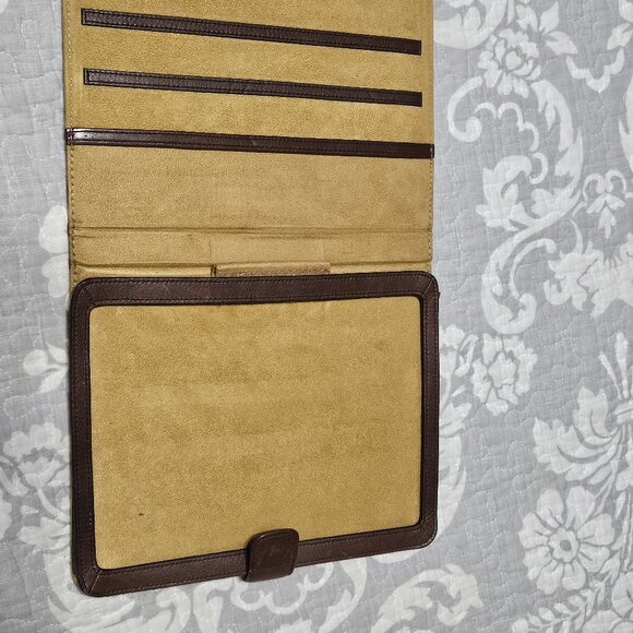 Fossil Brown Leather Snakeskin 10" Computer Tablet Cover - Picture 7 of 7
